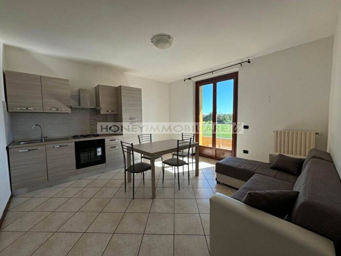 Appartamento trilocale in affitto in Via Bruno Scaramuzza, Soragna