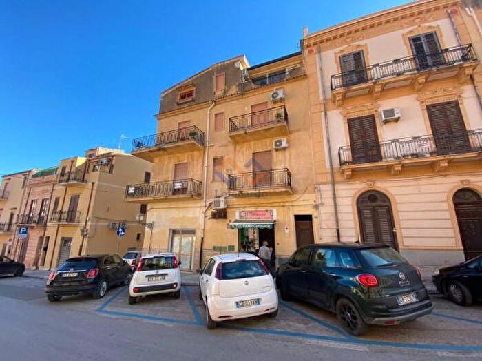 Appartamento quadrilocale in vendita in Corso Giuseppe Garibaldi, Castellammare Del Golfo