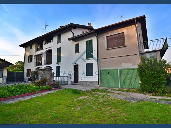 Casa con 5 locali in vendita in Via SantAlessandro, Brunello