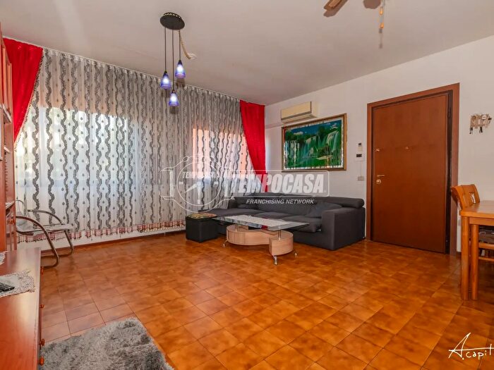 Appartamento quadrilocale in vendita in Via Toscanini, Modena