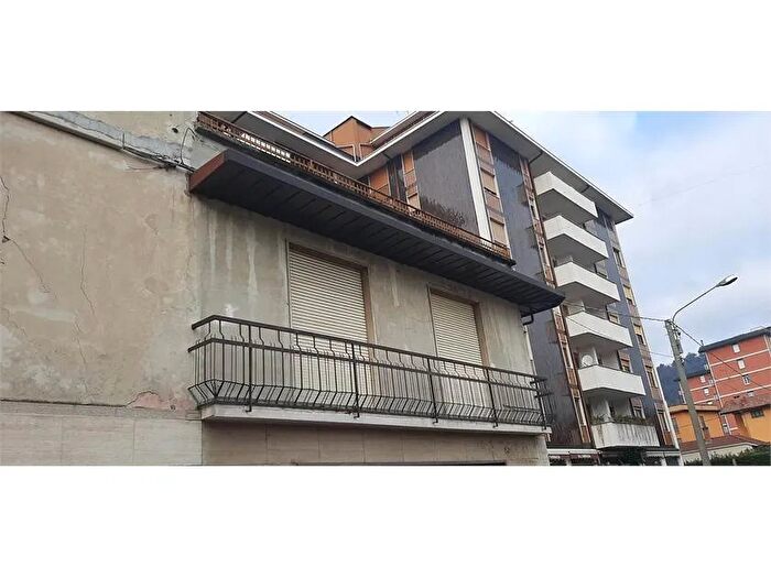 Appartamento quadrilocale in affitto in Via Piave Sesto Calende Va, Sesto Calende