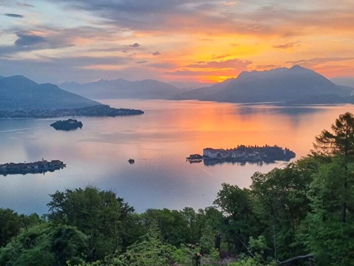 Casa con 10 locali in vendita in Someraro, Stresa
