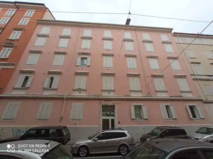 Appartamento bilocale in affitto in Via della Guardia, Trieste
