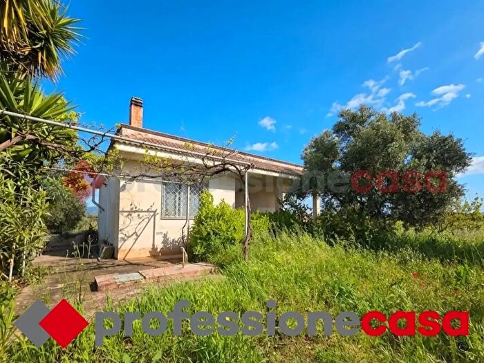 Casa trilocale in vendita in Contrada Medico di Maglie Snc, Crispiano