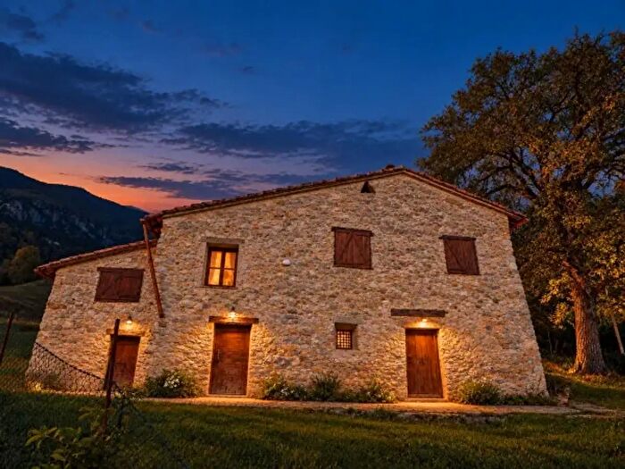 Casa in vendita in Via Romentarek, Castione Della Presolana