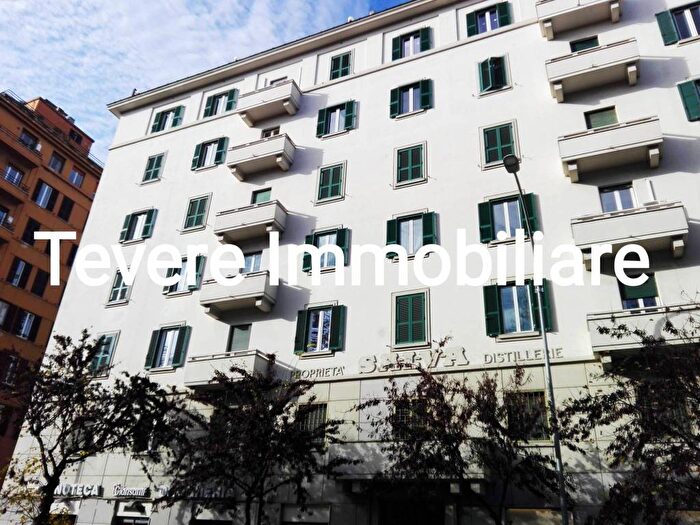 Appartamento trilocale in affitto in Via Ostiense, Ostiense, Roma