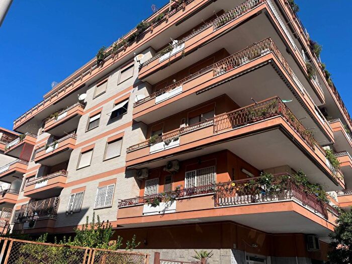 Appartamento quadrilocale in affitto in Via Francesco Grenet, Ostia Ponente, Roma