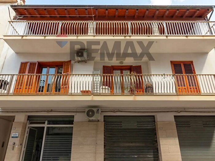 Casa con 12 locali in vendita in Via Damiano Chiesa, Pozzallo