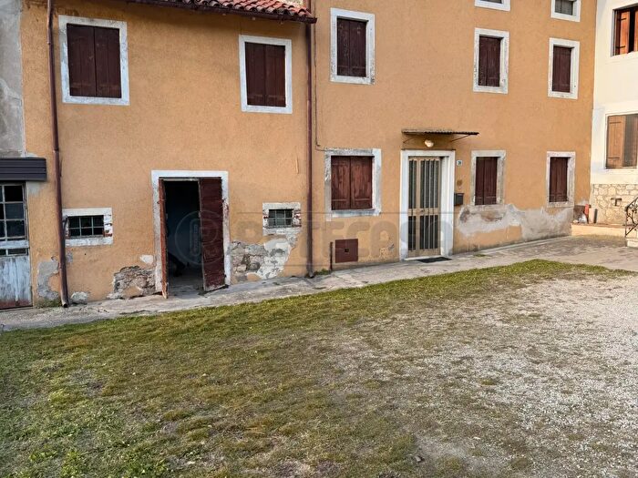 Casa con 6 locali in vendita in Via Scarantello, Brendola