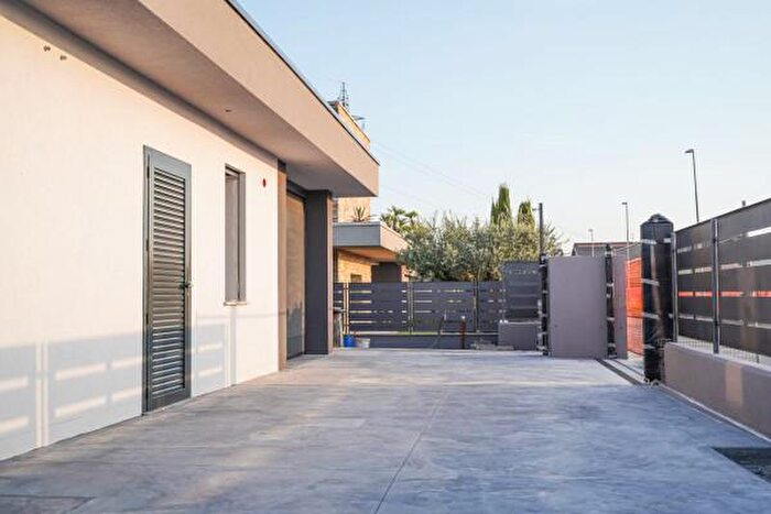 Casa quadrilocale in vendita in Cascina Durelli, Boltiere