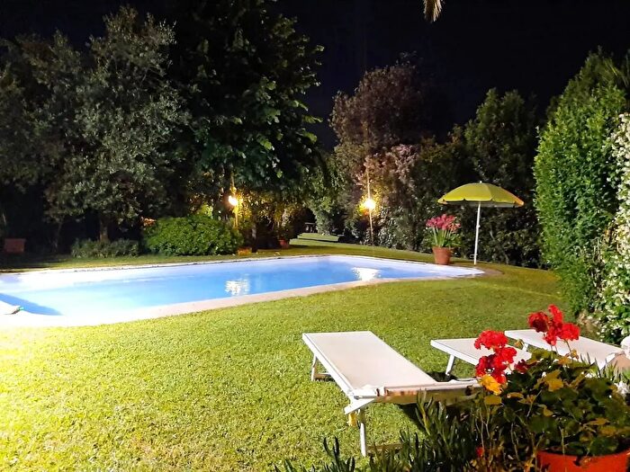 Casa con 12 locali in vendita in Via Antonelli, Pistoia