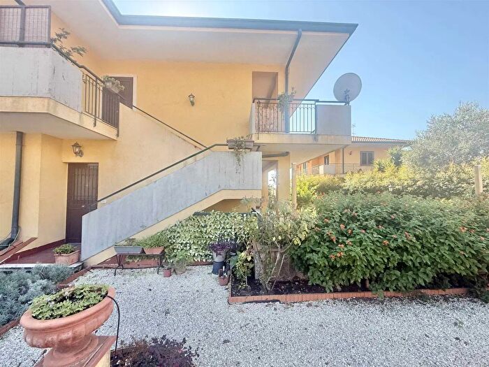 Appartamento trilocale in vendita in Via Mario Rapisardi, Aci Sant'Antonio
