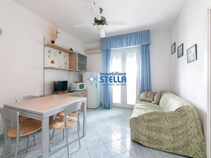 Appartamento trilocale in affitto in Via Giuseppe Verdi, Lido Ovest Faro, Jesolo