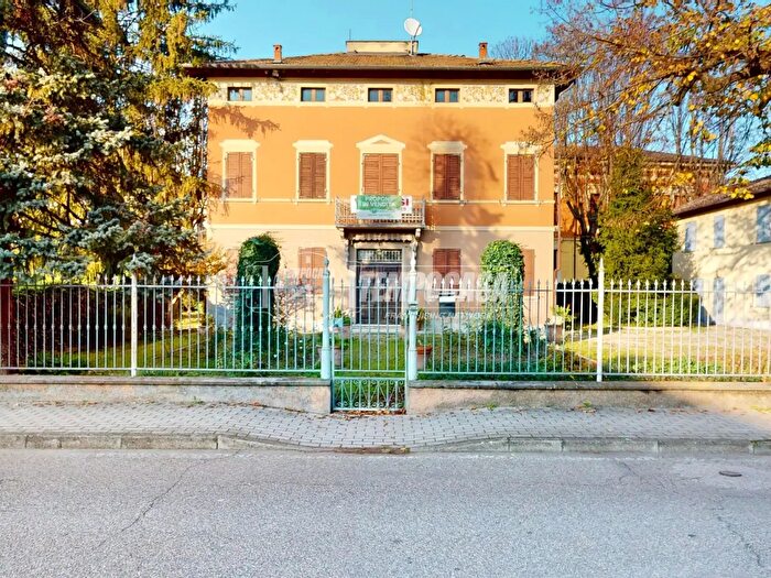 Casa con 10 locali in vendita in Via Egidio da Campagnola, Campagnola Emilia