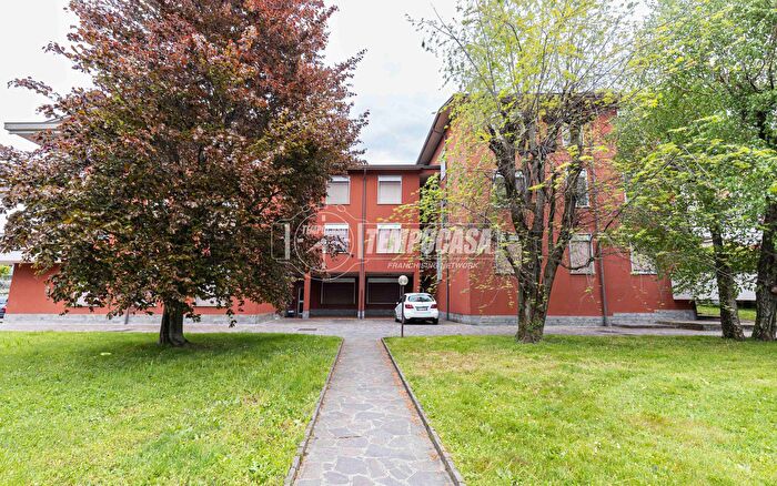 Appartamento trilocale in vendita in Via dello Scime, Inverigo