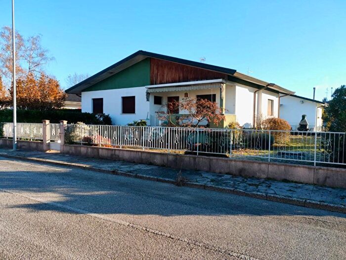 Casa con 5 locali in vendita in Spilimbergo