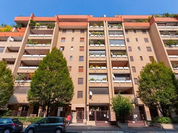 Appartamento trilocale in vendita in Via Fraschini, Milano