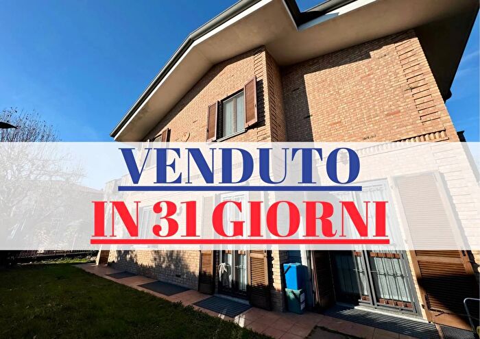 Casa con 6 locali in vendita in Via Lario Seveso, Seveso