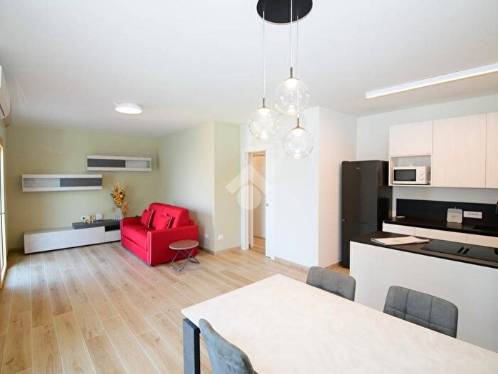 Appartamento bilocale in affitto in Via Ugo Foscolo, Magugnano, Brenzone sul Garda