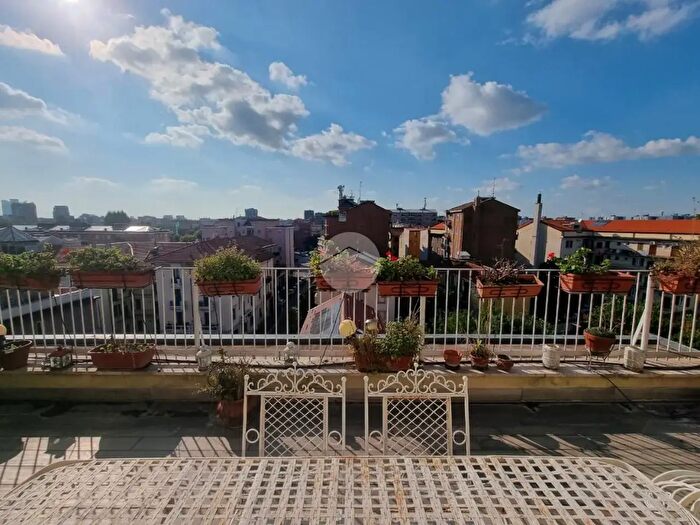 Appartamento trilocale in affitto in Via Filippo Baldinucci, Milano