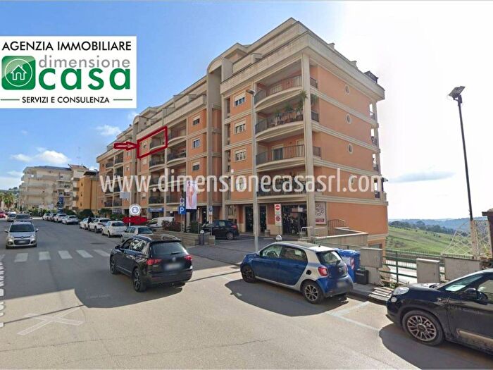 Appartamento con 5 locali in affitto in Via Babbaurra, San Cataldo