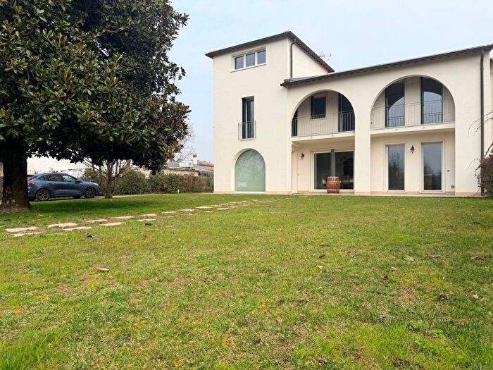 Casa con 6 locali in affitto in Caldogno