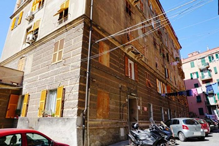 Appartamento bilocale in vendita in Via Curro, Genova