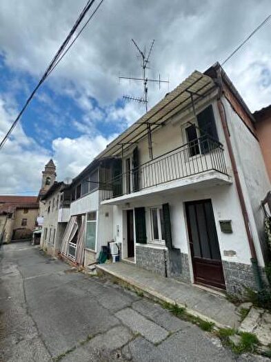 Casa quadrilocale in vendita in Strada Vallone, Cairo Montenotte