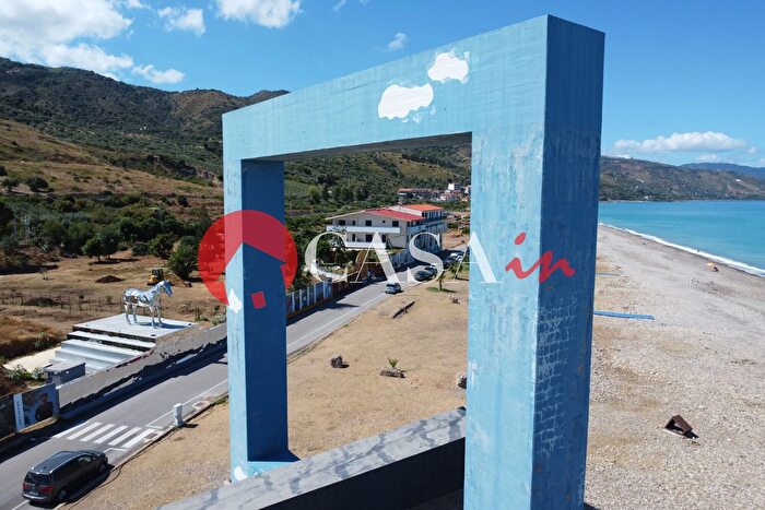 Appartamento con 5 locali in vendita in Lungomare Colonna, Reitano