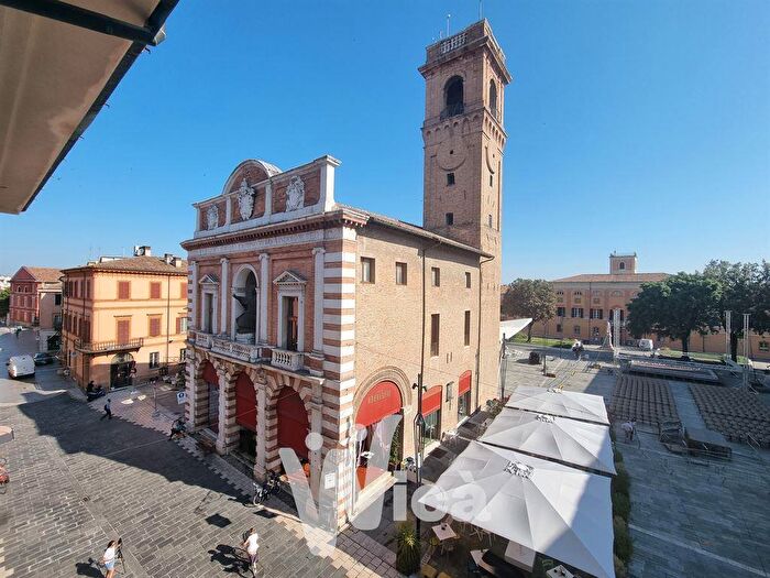 Appartamento con 9 locali in vendita in Cesena