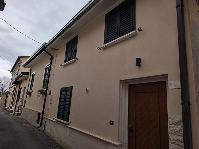 Appartamento trilocale in affitto in Via Villa Perilli, Centro, Pizzoli