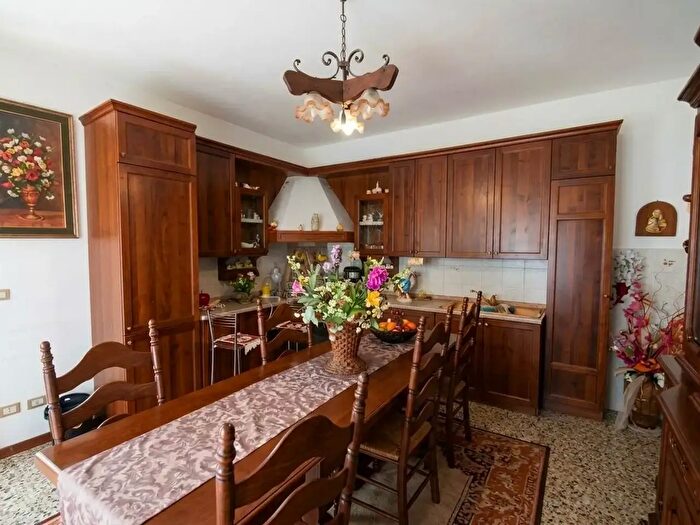 Casa quadrilocale in vendita in Carpaneto Piacentino