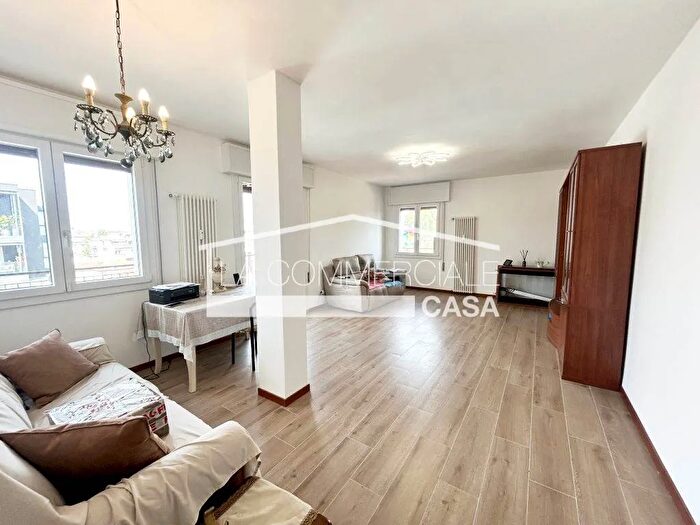 Appartamento con 7 locali in vendita in Venezia