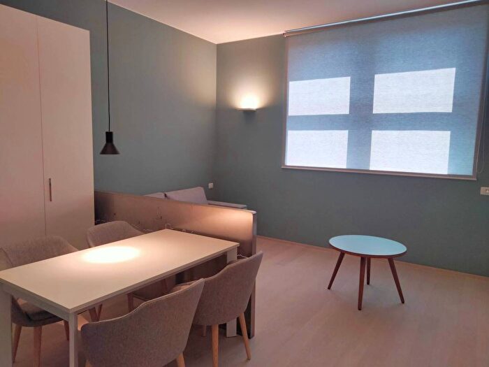 Appartamento monolocale in affitto in Via Giampietro Lucini, Maggiolina, Milano