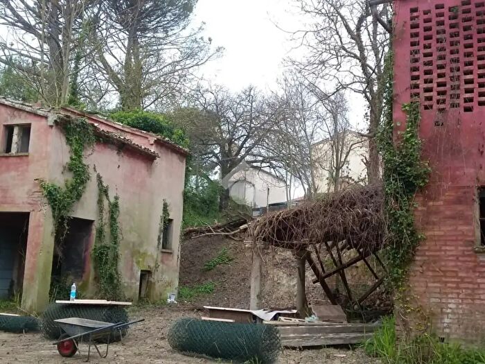 Casa con 5 locali in vendita in Via Molini, Pesaro