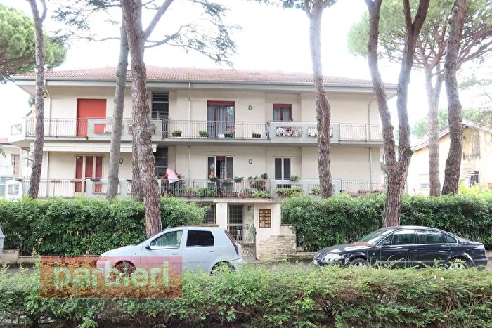 Appartamento con 5 locali in vendita in Viale Milano, Cervia