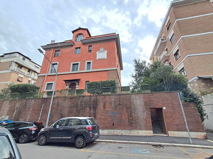 Appartamento bilocale in affitto in Via Francesco Coletti, Vigna Clara Vigna Stelluti, Roma