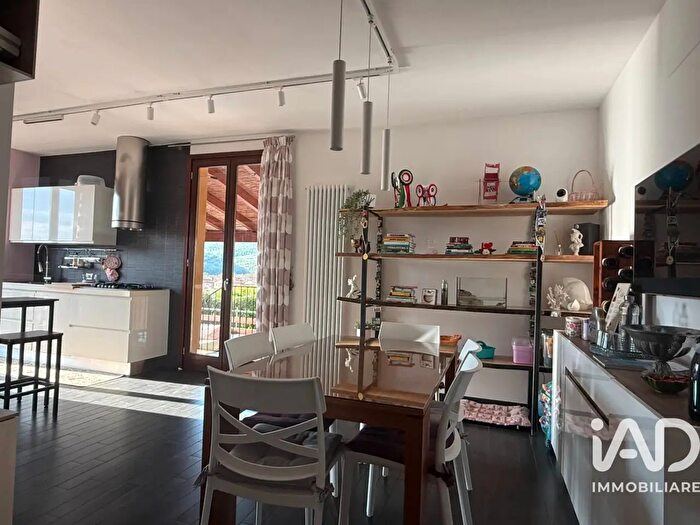 Casa con 8 locali in vendita in Via Cini, Subbiano