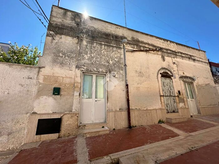 Casa trilocale in vendita in Vico III della Croce, Bari