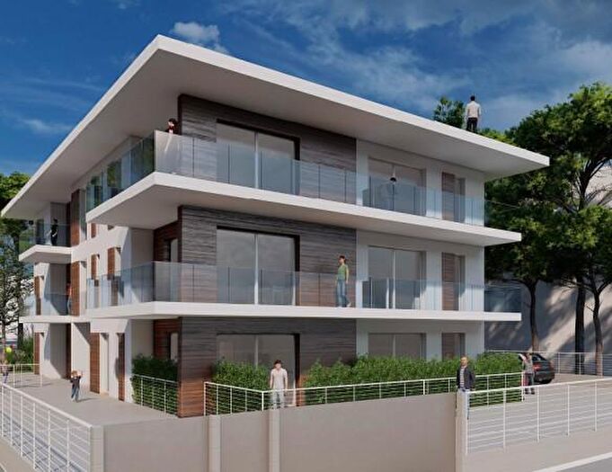 Appartamento quadrilocale in vendita in Lungomare Grazia Deledda, Cervia