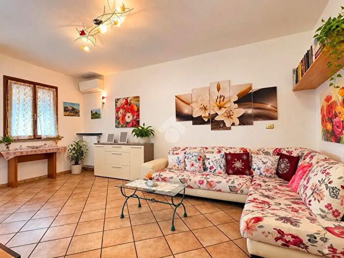Casa quadrilocale in vendita in Via GC Abba, Reggio nell'Emilia