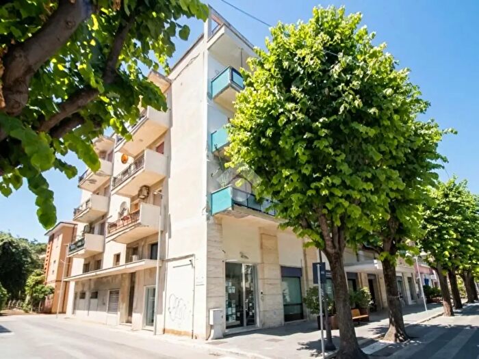 Appartamento trilocale in vendita in Via Ancona, Francavilla Al Mare