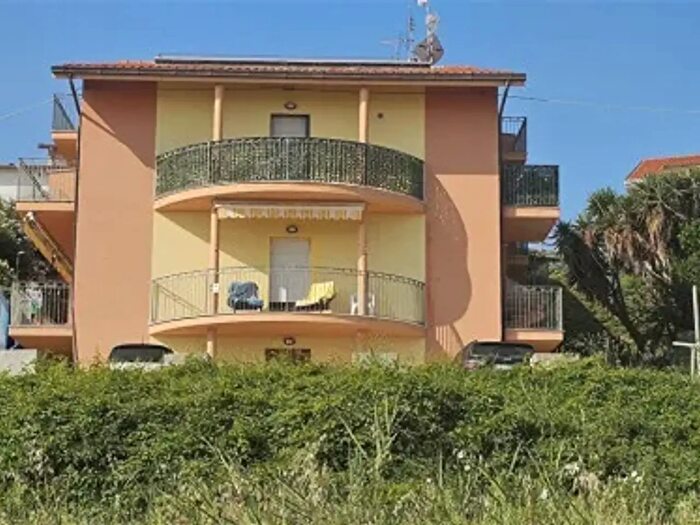 Appartamento quadrilocale in vendita in Lungomare Le Morge, Torino Di Sangro