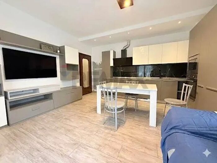 Appartamento con 6 locali in vendita in Porte di Rendena