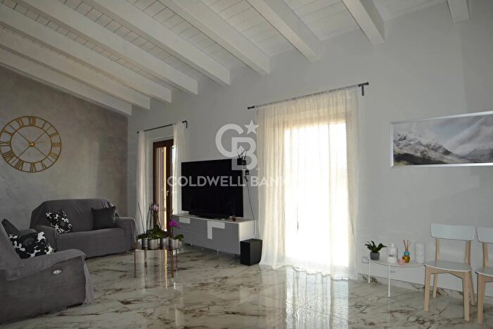 Appartamento con 10 locali in vendita in Via delle Confetture, Castel Di Sangro