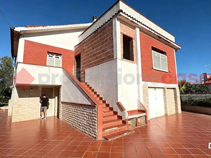 Casa quadrilocale in vendita in Colle La Guardia, Terracina