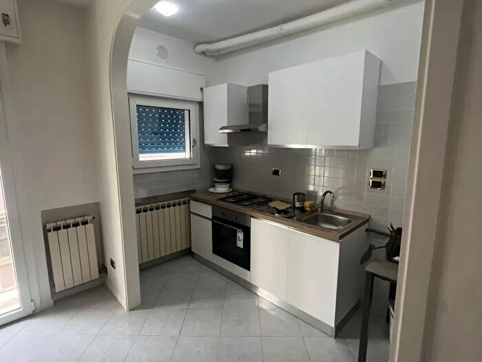 Appartamento trilocale in affitto in Via Friuli, Venezia