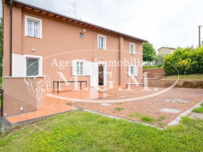 Casa con 9 locali in vendita in Santa Maria A Monte