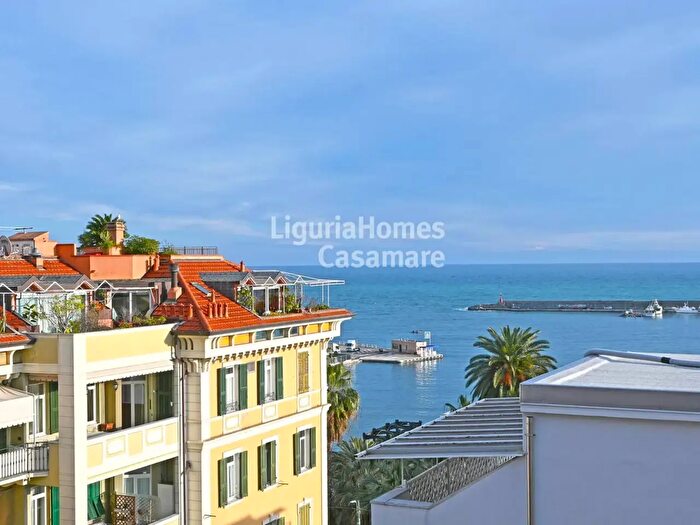 Appartamento quadrilocale in vendita in Vicolo San Lazzaro, Sanremo