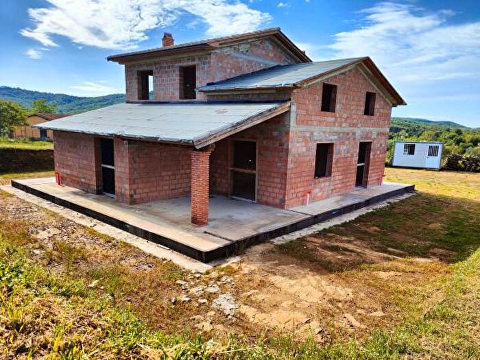 Casa con 6 locali in vendita in Strada Comunale di Pietraviva, Bucine